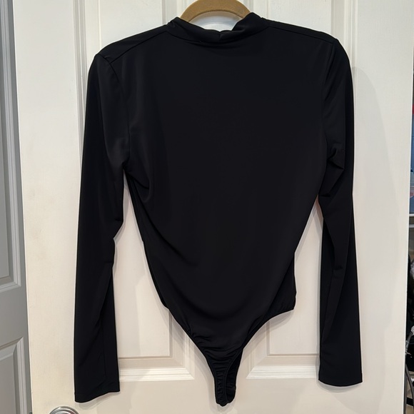 Boston Proper twist front thong bodysuit. Small - Picture 4 of 4